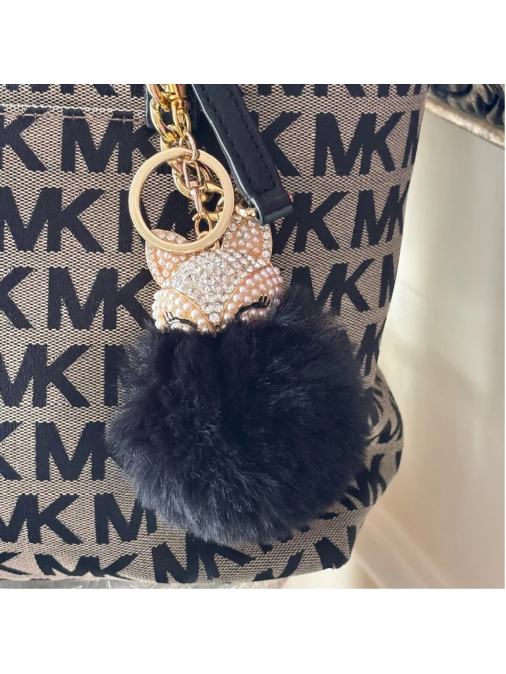 MICHAEL MICHAEL KORS MEDIUM JET SET CHAIN TOTE IN LIKE NEW CONDITION
